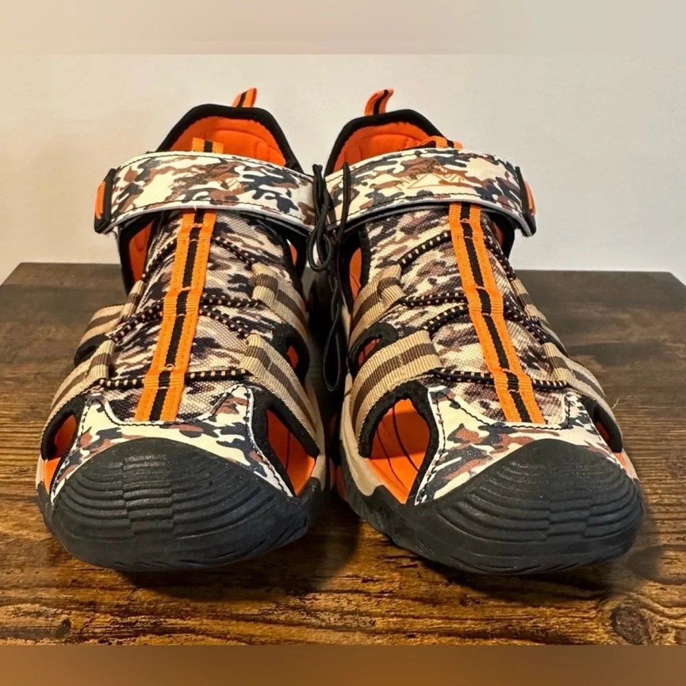 Thereabouts Big Boys Tan Ripple Camo Sandals NWT Size Big Boys 5